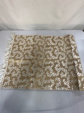Vintage Suburban Silk Table Runner
